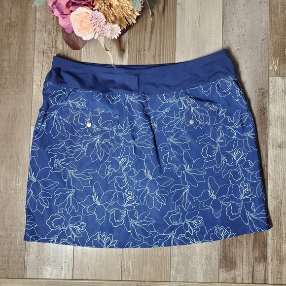 Cypress Club Women's Floral Skort Size X-Large Blue White Tummy Smoothing NWOT - Picture 3 of 13